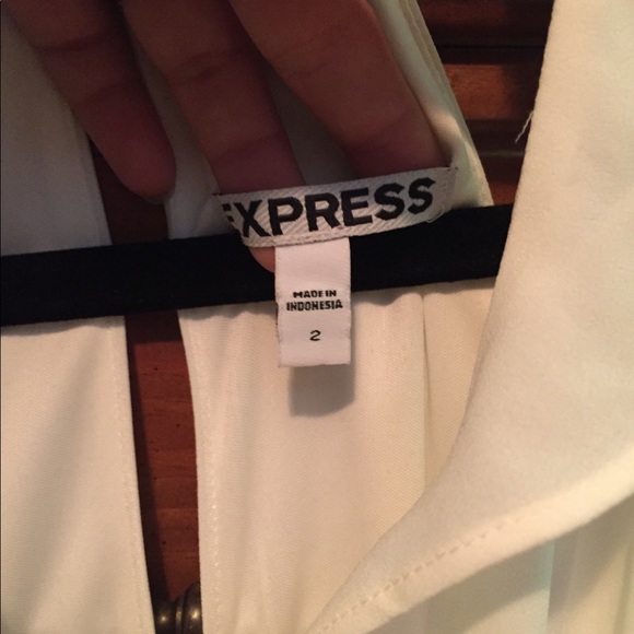 Cream romper - Picture 3 of 3